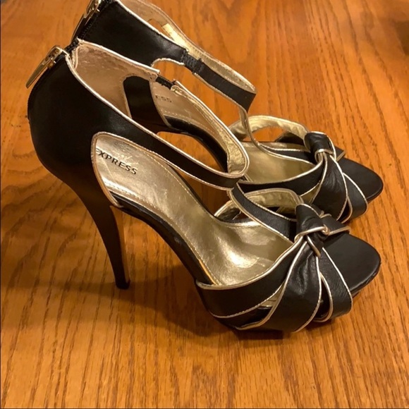 Express Heels - Picture 3 of 7